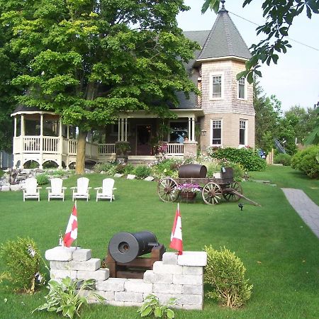 Creighton Manor Inn Bed & Breakfast Orillia Exterior photo